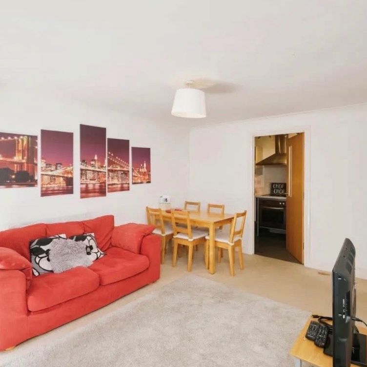 Room in a Shared Flat, Qube, B1 - Photo 1