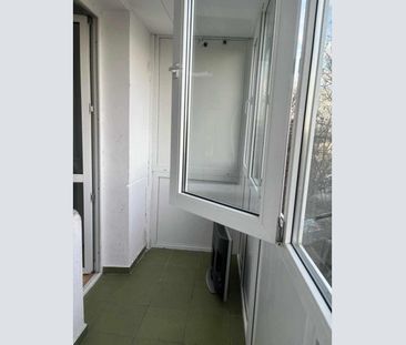 Calea Grivitei--Metrou Grivita,apartament 3 camere nemobilat/semimob - Photo 1