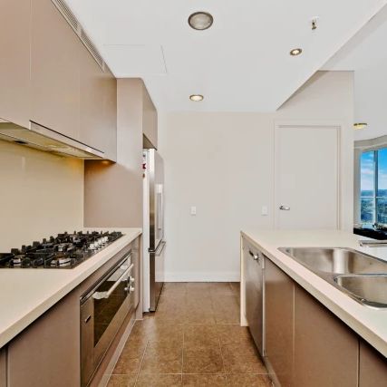 3Bedrooms, 2Bathrooms - Photo 1