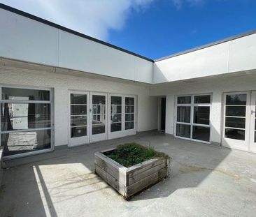 Cosy sunny upstairs 2-Bedroom Unit in Mission Bay - Photo 6