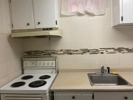 For Lease - 54 Nottingham Crescent Unit# BSMT, Brampton, Ontario - Photo 4