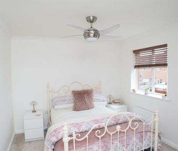 3 bedroom end of terrace house to rent - Photo 3