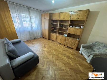Apartament cu 3 camere de inchiriat in Alba Iulia Cetate - Fotografie 2