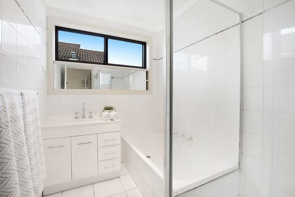 2/106 Brown Street, Heidelberg VIC 3084 - Photo 1