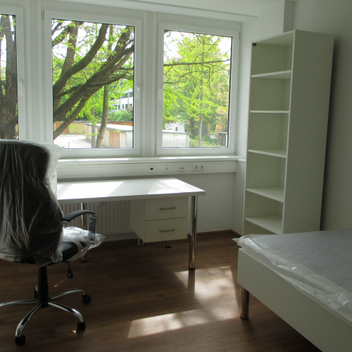 Hier findet ihr unser Angebot an verfügbaren Studierendenapartments im Studierendenwohnheim Franklin20, unweit Campus der TU Dresden - Photo 1