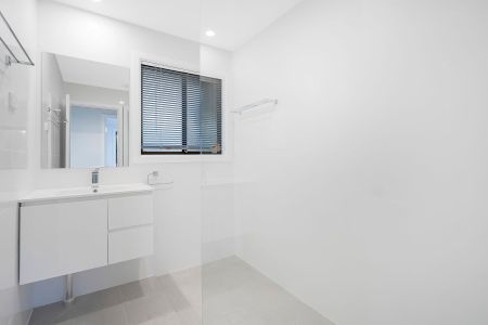 3 BEDROOM HOME CONVENIENTLY LOCATED - Photo 3