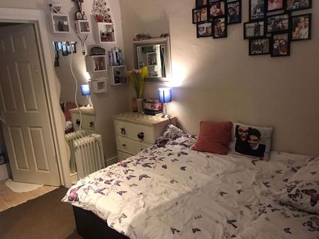 1 bedroom property to rent - Photo 2