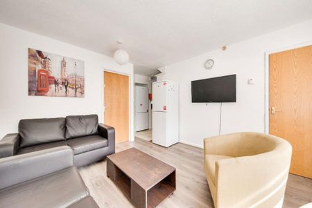 6 bedroom house to rent - Photo 3