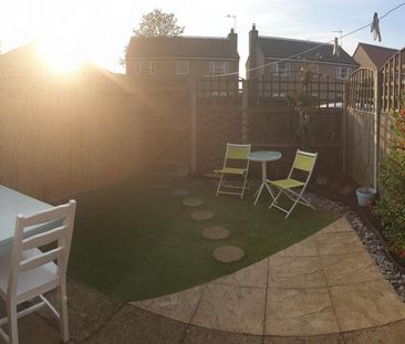 2 bedroom terraced house to rent - Photo 2