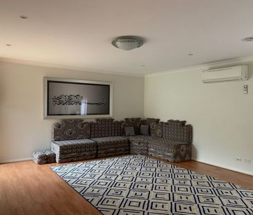 Charming Craigieburn Home ! - Photo 1