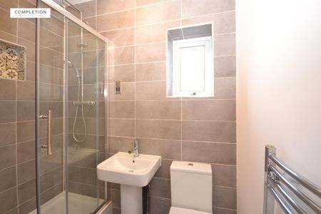 Forest Drive East, Leytonstone, London - Photo 5