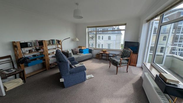 3 bedroom flat to rent - Photo 1