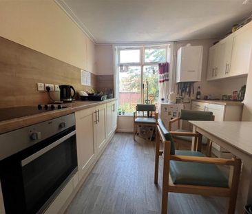 1 bedroom in a house share to rent - Photo 2