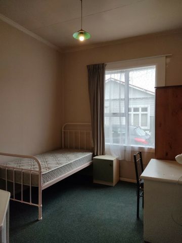 Cornhill Street - Available 2026 - Internet Included - Fully Furnished - Photo 4