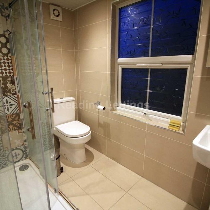 6 bedroom terraced house to rent - Photo 1