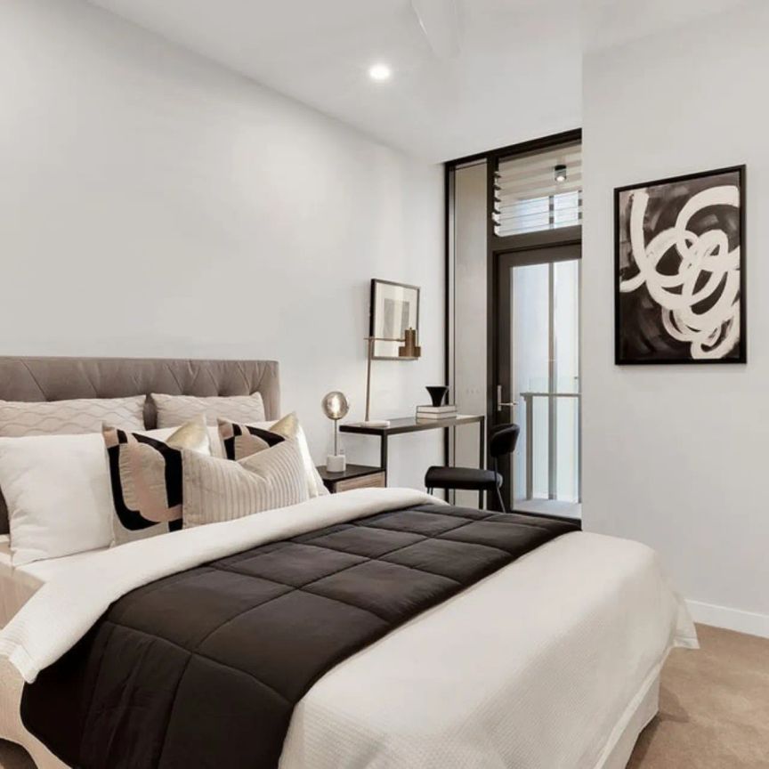 Luxury 3-Bedroom Apartment with Rooftop Skydeck & Infinity Pool - Photo 1