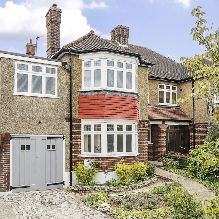 Terraced House to rent - Eastlands Crescent, London, SE21 - Photo 1