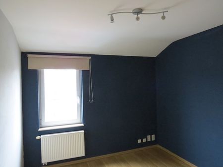 Rare opportunité à Eghezée… Spacieux appartement 3 chambres ! au 2e étage (avec ascenseur) de la Résidence « La Mehaigne » – avec terrasse, cave en sous-sol et emplacement de parking extérieur ! - Foto 3