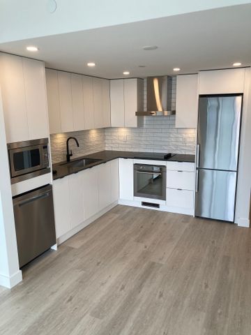 Brooklyn One Bedroom Plus Den - Photo 2