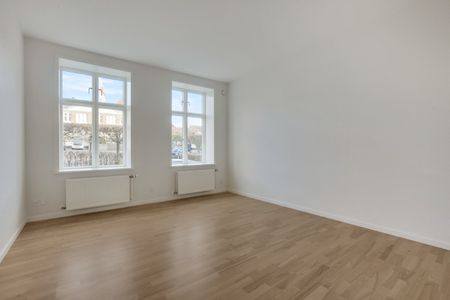 Stuelejlighed nær centrum med lille altan - Photo 4