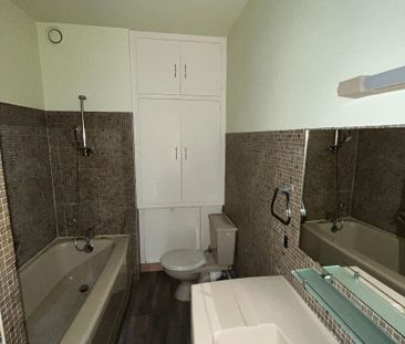 Location Appartement 3 pièces 77m² - Photo 2