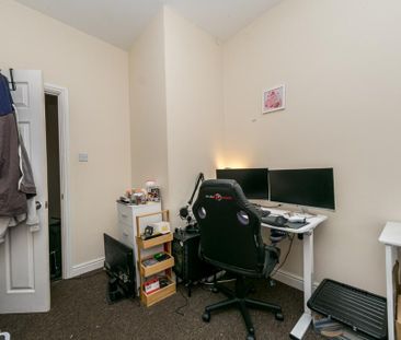 2 bedroom terraced house to rent - Photo 6