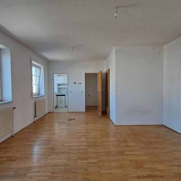 4040 Urfahr, Leonfeldnerstr.158: Reizende, sanierte Kleinwohnung, 1 Raum, 35,17m2 WNFL, ablösefreie Küche 2. Liftstock - Foto 1