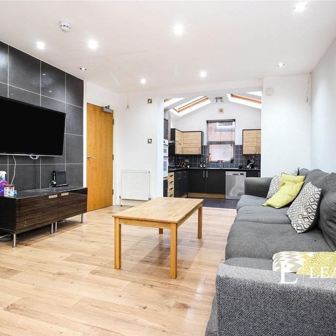 1 bedroom in a house share to rent - Photo 1