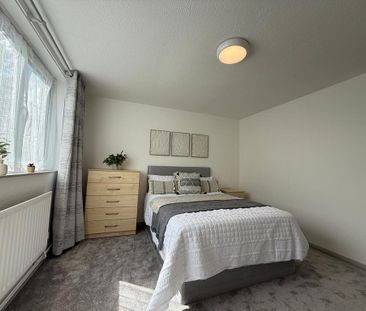 1 bedroom in a house share to rent - Photo 2