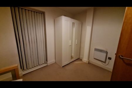 Room in a Shared Flat, Manchester City Centre, M3 - Photo 2