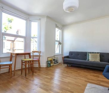 2 Bed Terraced House, Walton Road, E13 - Photo 2