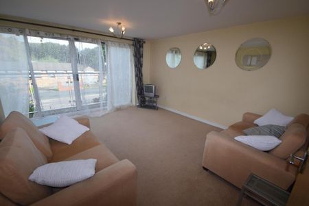 3 bedroom terraced house to rent - Photo 2