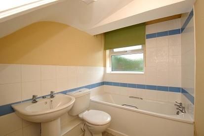2 bedroom end of terrace house to rent - Photo 1