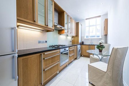 3 bedroom flat to rent - Photo 5