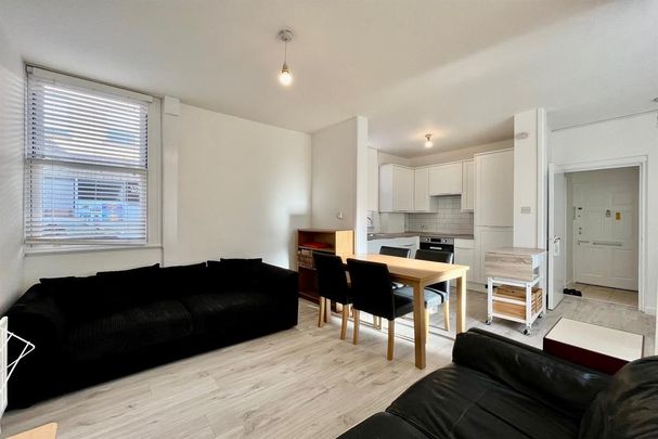 3 bedroom apartment to rent - Photo 1