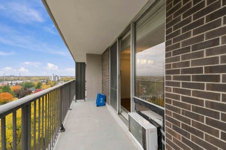 For Lease - 2400 Virginia Drive Unit# 1007, Alta Vista and Area, Ontario - Photo 5