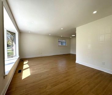 For Lease - 8 Devins Drive Unit# Main Floor, Aurora, Ontario - Photo 6