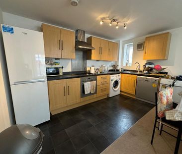2 bedroom flat to rent - Photo 5