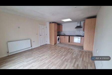 1 bedroom flat to rent - Photo 2