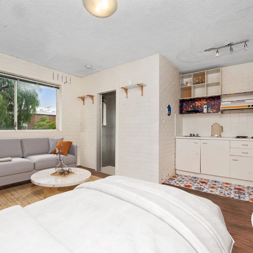 FLUID LIFESTYLE DESIGN - Semi Furnished! - Photo 1