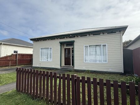Renovated family home in Cashmere High School zone! - Photo 3
