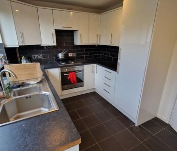 2 bedroom semi-detached house to rent - Photo 5