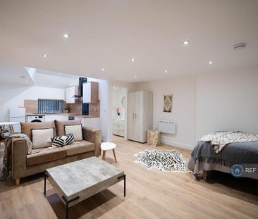 Studio to rent - Photo 3