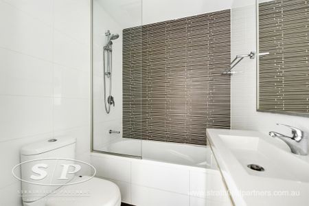 Modern 2 Bedroom Apartment in Prime Location - Photo 5