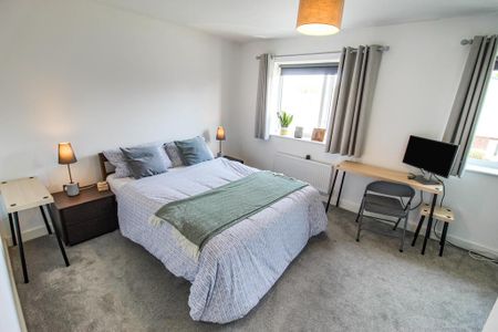 2 bedroom semi-detached house to rent - Photo 5