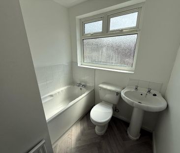 3 bedroom terraced house to rent - Photo 6