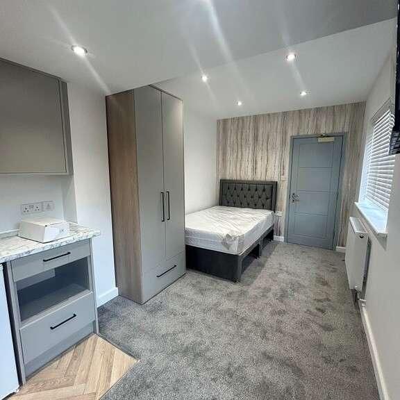 Studio, Jubilee Street, Peterborough, Cambridgeshire, PE2 - Photo 2