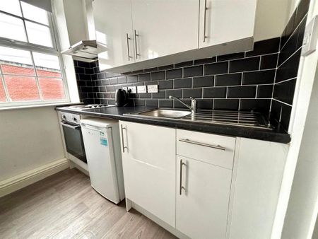 Studio to rent - Photo 3