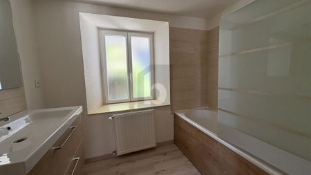 PROCHE DE LA GARE ET DES COMMERCES - Photo 2