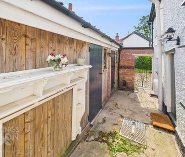 2 bedroom cottage to rent - Photo 1